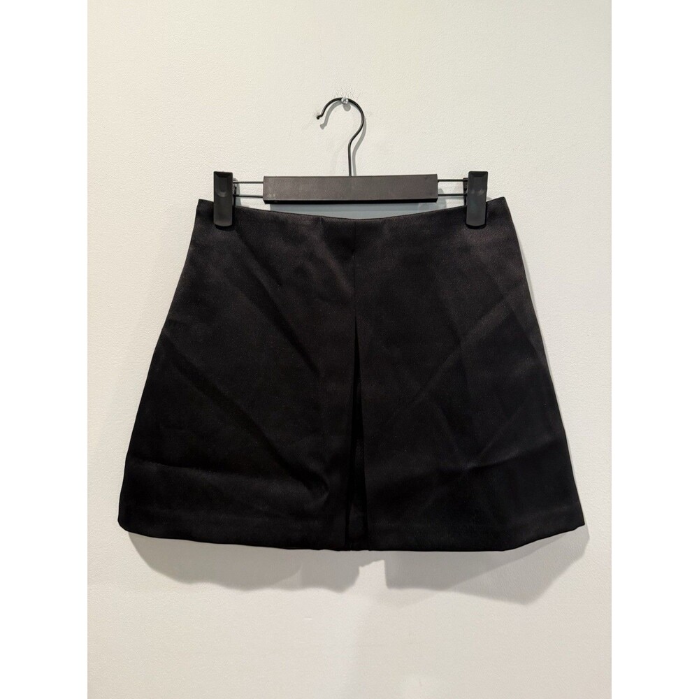 NEW H&M Mini Skirt Womens 4 Black Preppy Concert Festival Whimsigoth Minimalist